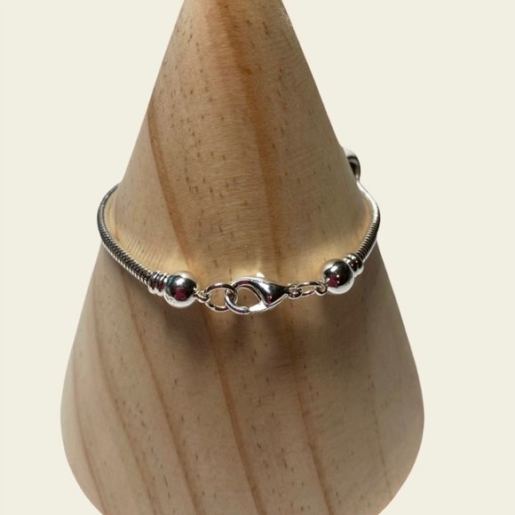 ARTISAN Ceramic Flower Dione Bracelet - Picture 2 of 2